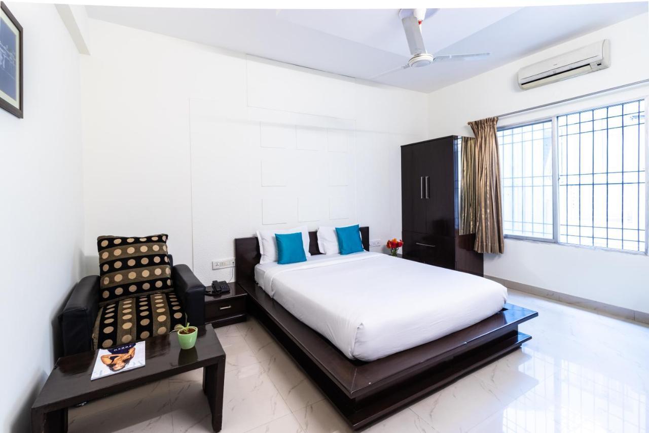 Sanctum Suites Domlur Bangalore Room photo